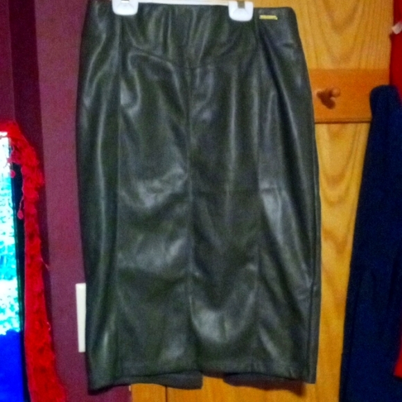 Manteau Femme Marc New York Andrew Marc Robbie - Olive à Capuche - Garniture Fourrure Véritable Coyote - Taille 8 Neuf Avec étiquettes